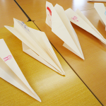 【ぽらりす】紙飛行機✈をとばそう！！