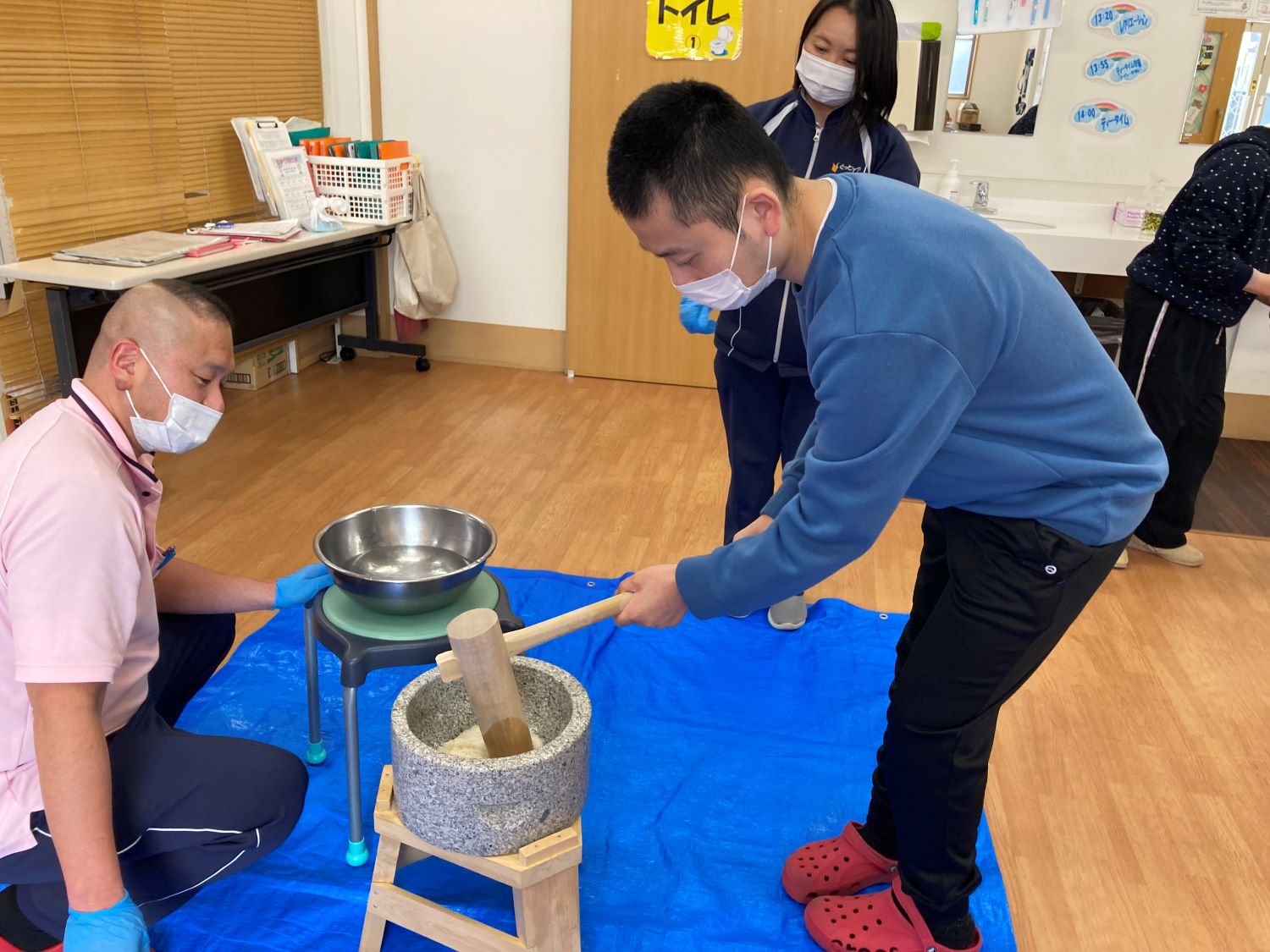 【ぽらりす】餅つき大会